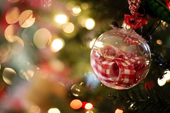 christmas-ornament-1042544_640